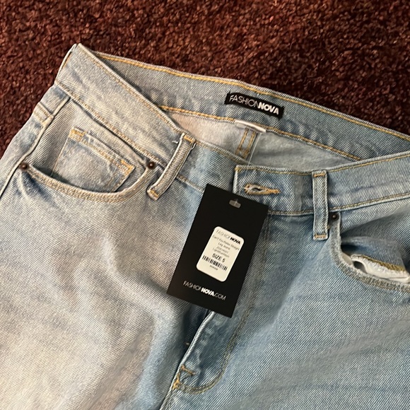 Fashion nova jeans NWT light wash size 5 - Picture 3 of 4